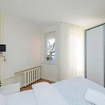 Riverfront 1bd Old Town By Hostlovers Διαμέρισμα Κάουνας