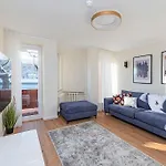 Διαμέρισμα Riverfront 1bd Old Town By Hostlovers