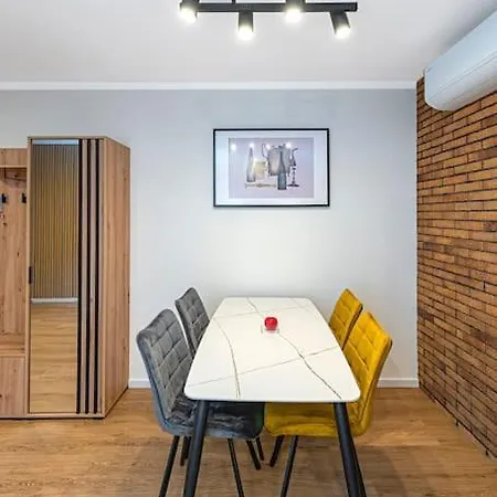 Riverfront 1bd Old Town By Hostlovers Butas Kaunas