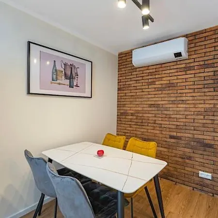 Riverfront 1bd Old Town By Hostlovers Butas Kaunas