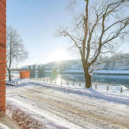 Riverfront 1bd Old Town By Hostlovers