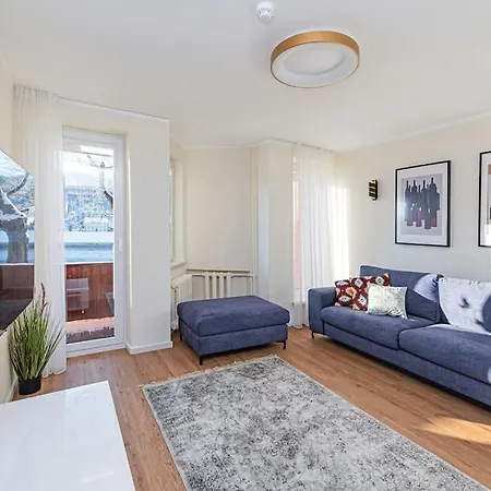 Apartment Riverfront 1bd Old Town By Hostlovers