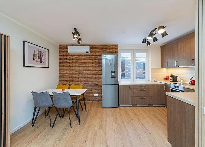 Riverfront 1bd Old Town By Hostlovers *